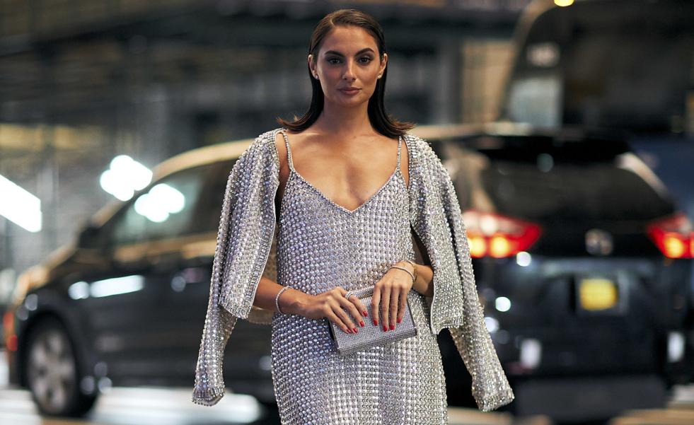 El vestido blanco de lentejuelas que necesitas para estas fiestas está en H&M