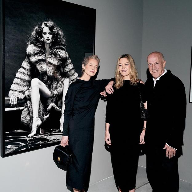 La trágica vida de Helmut Newton, el fotógrafo al que homenajea Marta Ortega: huida de los nazis, un amor salvavidas y una muerte súbita