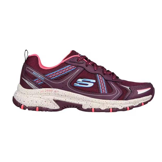 Zapatillas deportivas Hillcrest de Skechers (47,97 euros).