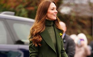 El abrigo más elegante inspirado en Kate Middleton lo vende Hipercor por menos de 60 euros