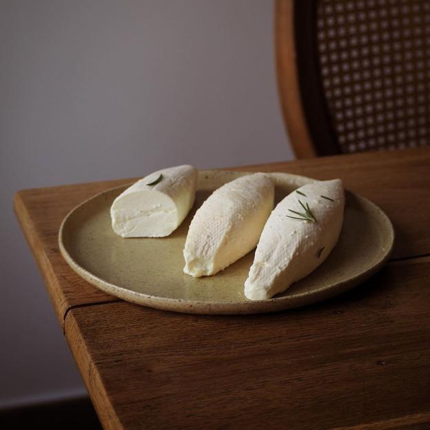 El queso Bouyguette, un queso láctico que Clara Diez vende en Formaje.