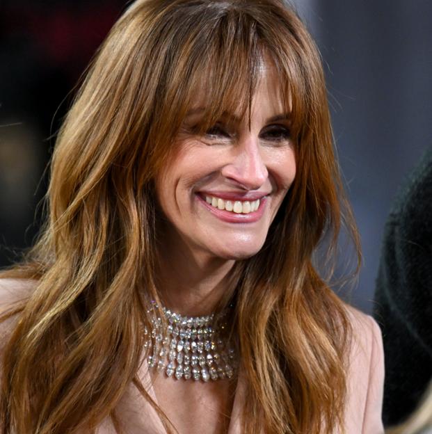 Ni bob ni pixie: Julia Roberts apuesta por el corte de pelo largo con el flequillo más versátil