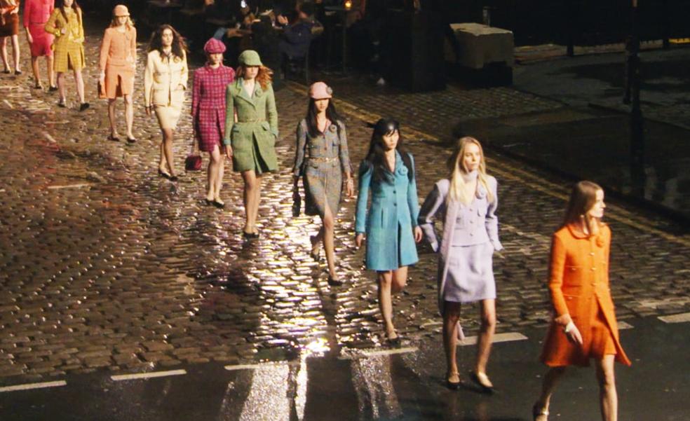 Desfile Métiers d'Art 23/24 de Chanel: un homenaje al tweed y al espíritu pop