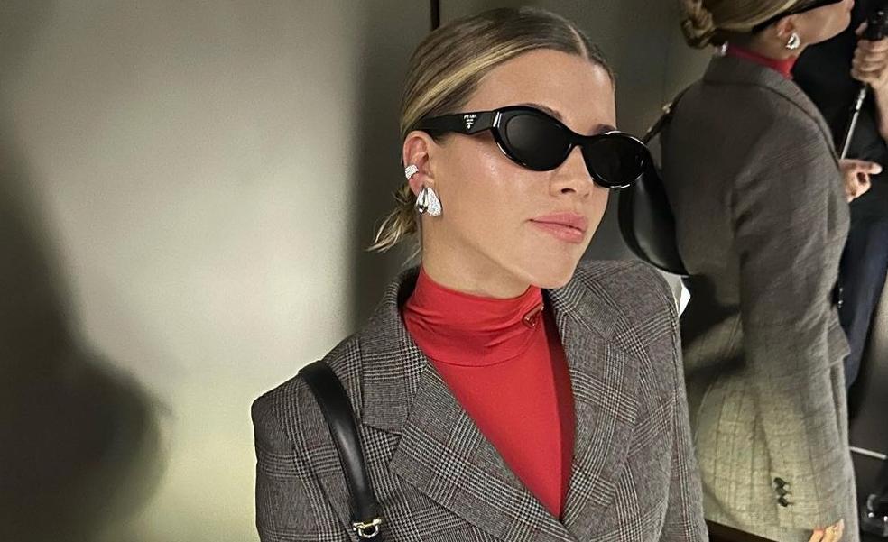 Pop of red, la nueva tendencia que hará de tus looks de invierno los más elegantes