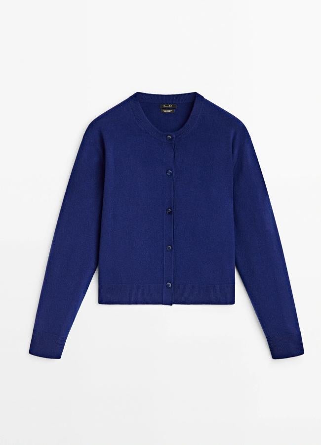 Cárdigan azul de Massimo Dutti, 59,95 euros.