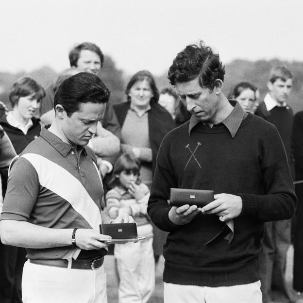 Carlos de Inglaterra y Guy Wildenstein en un partido de poklo. / 