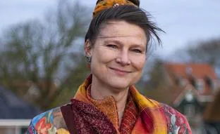 Marjan Minnesma: la nueva Greta Thunberg que demandó a su gobierno por pasividad climática... y ganó
