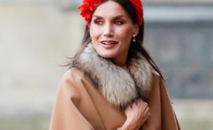 Los abrigos efecto capa más bonitos, el truco de las royals para ir elegantes en invierno