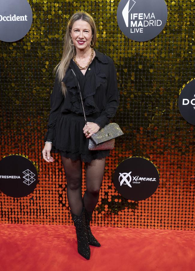 Anne Igartiburu con un look negro. / GTRES