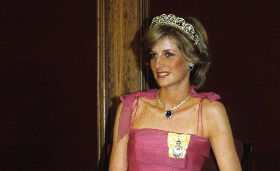 Dónde está enterrada (de verdad) Diana de Gales: el lugar exacto de Althorp, la finca donde vivió una infancia infeliz