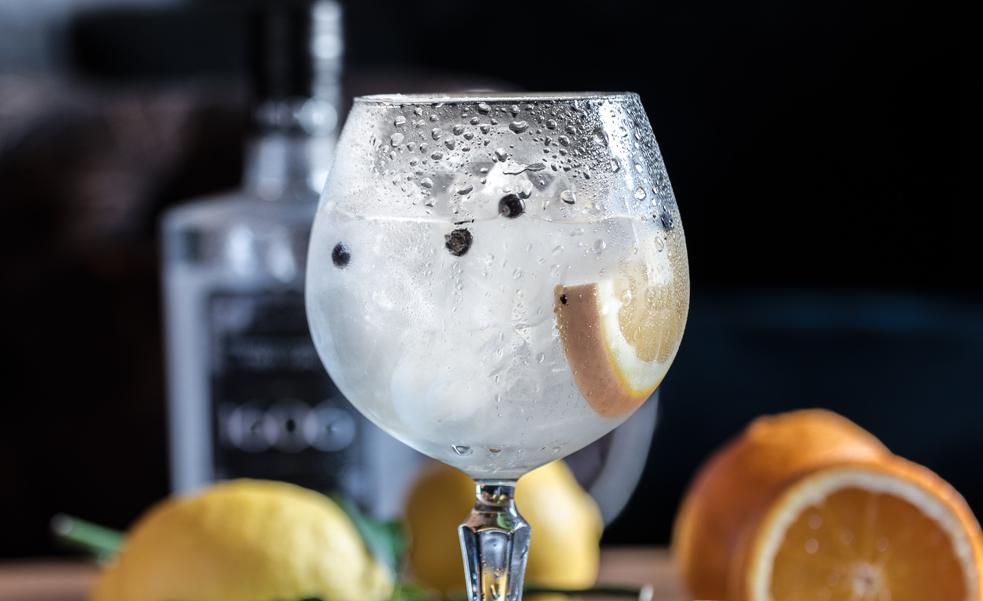 Las ginebras que son perfectas para cerrar el año con los mejores gin tonics (o para regalar en Reyes)