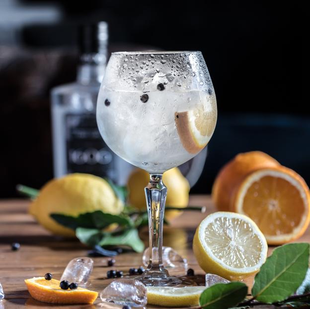 Las ginebras que son perfectas para cerrar el año con los mejores gin tonics (o para regalar en Reyes)