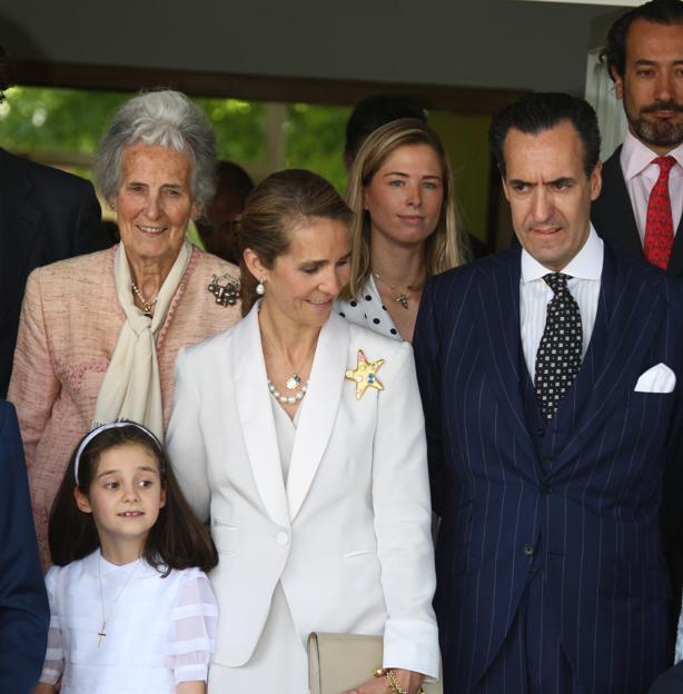 La viuda de Ripalda, madre de Jaime de Marichalar, en la comunión de Victoria Federica. 