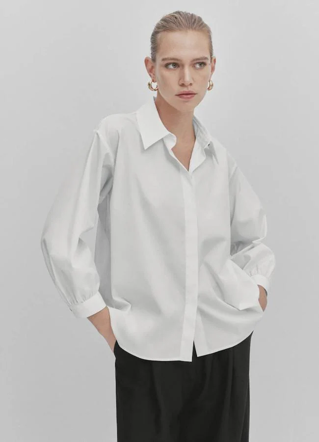 Massimo Dutti demuestra el poder de una camiseta blanca para nuestros looks  del 2021