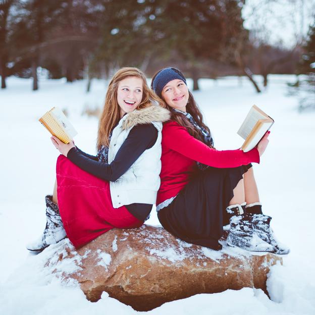 Los libros que llegan a las librerías en enero: el nuevo caso de Petra Delicado, un thriller sobre una peligrosa secta y los secretos de la cocina francesa