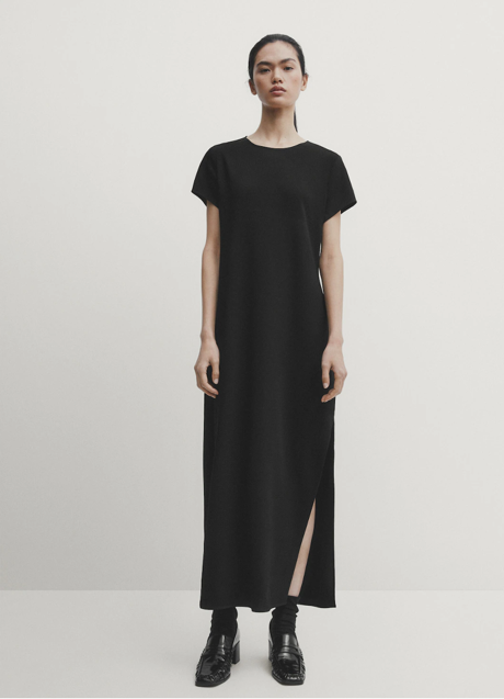 Vestido negro de Massimo Dutti (79,99 euros)