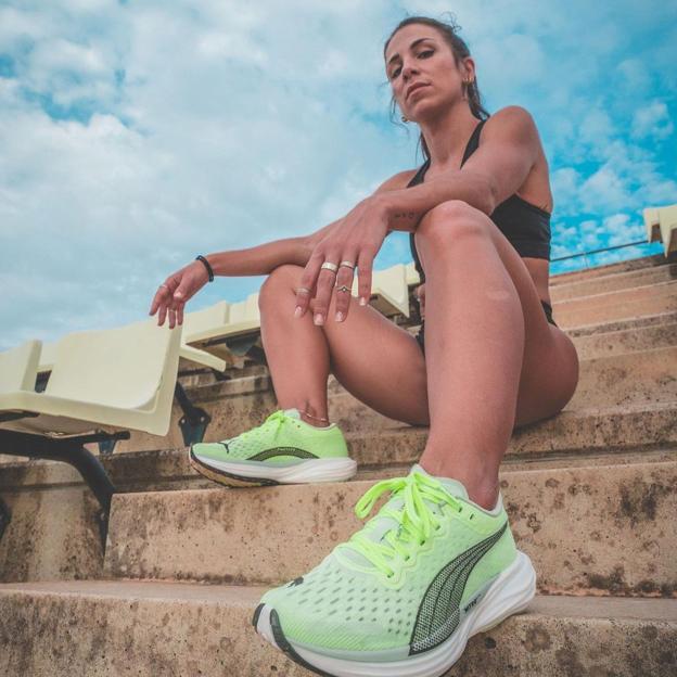 Qué son las sentadillas Sissy, el ejercicio perfecto para unos muslos de acero (avalado por expertos)