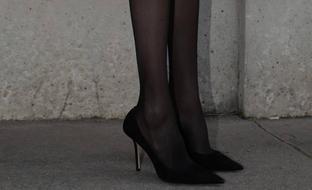 Estos zapatos de tacón negro de las rebajas de Zara son la clave para ir elegante en todos tus looks