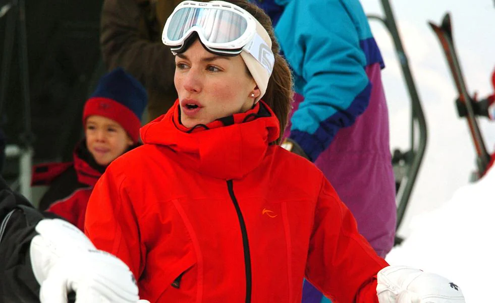 Sabemos por qué la reina Letizia odia esquiar: malos recuerdos, sentido del ridículo y bromas pasadas