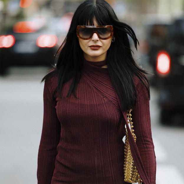 Cómo combinar el granate: el color elegante, tendencia y el favorito de las expertas en moda