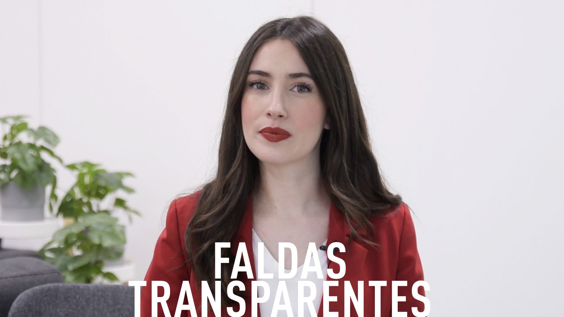 Faldas transparentes: así puedes llevar la tendencia más atrevida de la temporada