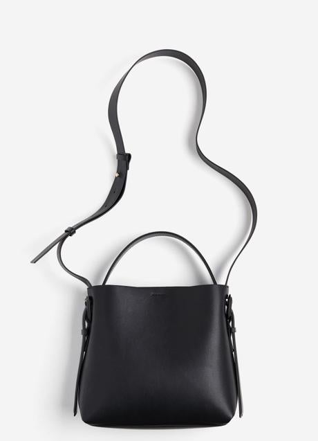 Bolso negro de H&M (29,99 euros)