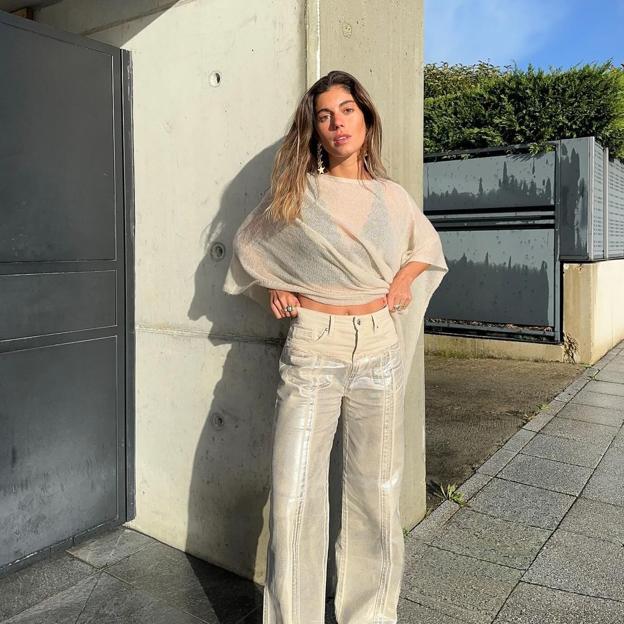 Este es el vaquero metalizado más viral de enero y ya está a punto de agotarse