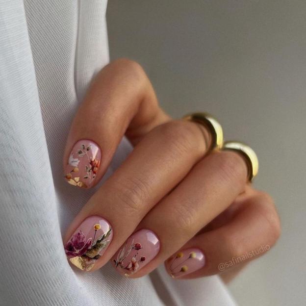 Uñas florales, la tendencia que se anticipa a la primavera y que da un toque de color a los días grises