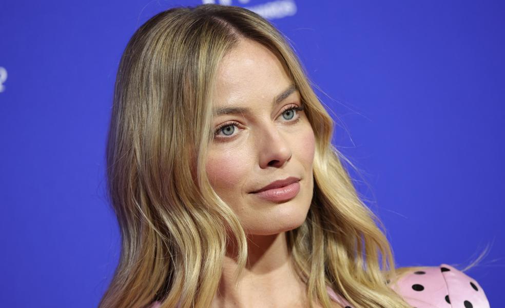 Si llevas vaqueros puddle, tienes que llevar estos zapatos, palabra de Margot Robbie