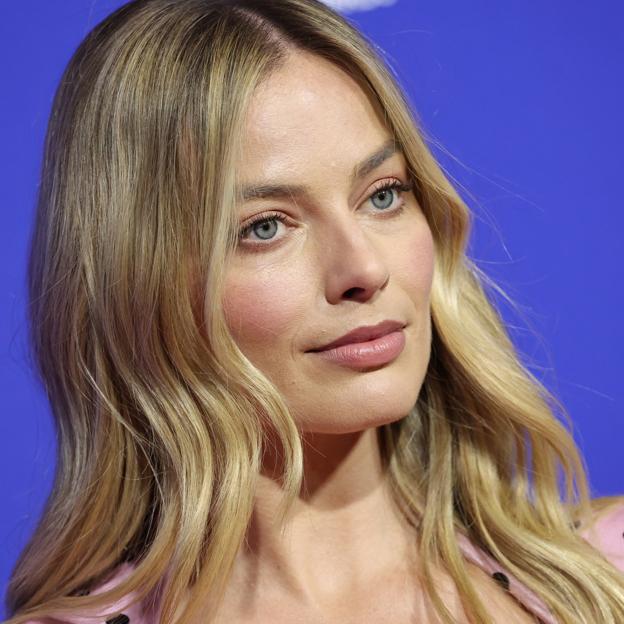 Si llevas vaqueros puddle, tienes que llevar estos zapatos, palabra de Margot Robbie
