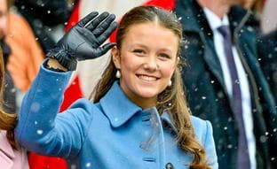 La princesa Isabella de Dinamarca se viste de Mary Donaldson: así es el abrigo que le ha robado a su madre