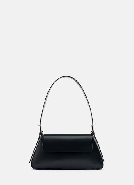 Bolso negro de Zara (22,99 euros)