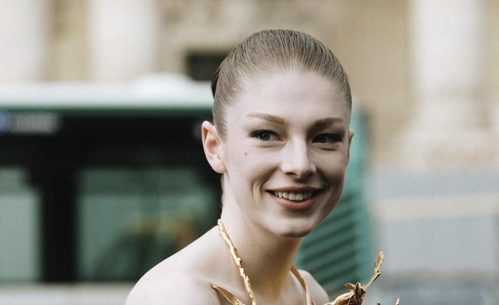 El espectacular maquillaje de Hunter Schafer en Schiaparelli es perfecto para el día a día y tenemos el paso a paso