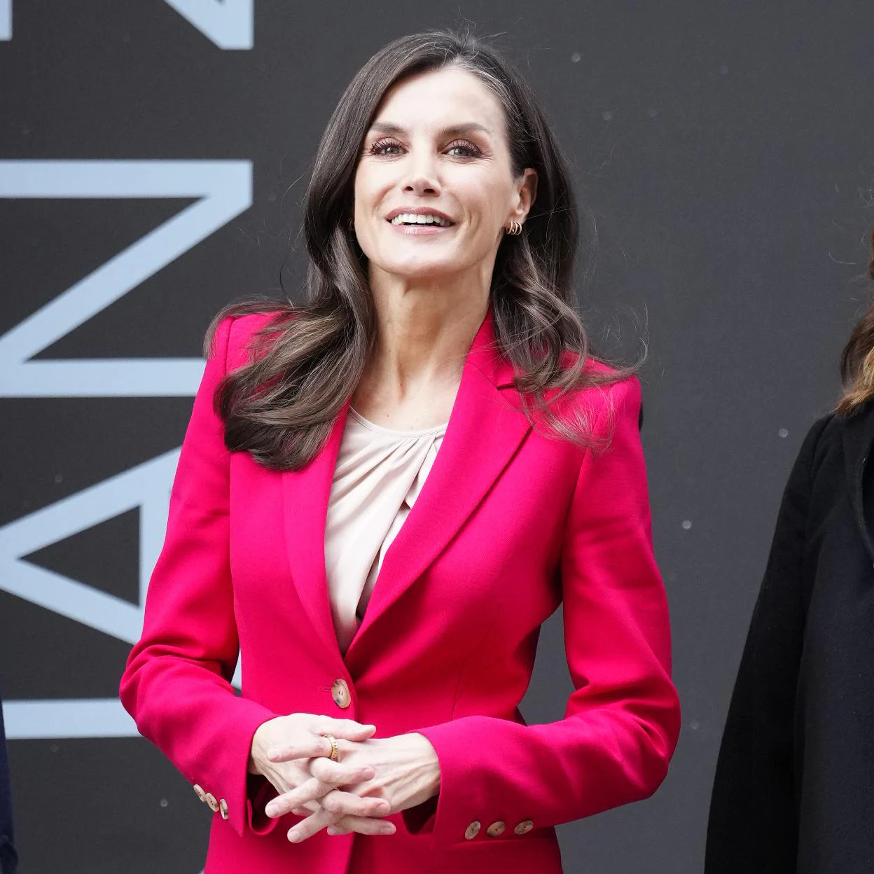 La Reina Letizia Repite Su Traje Favorito En Lleida | Mujerhoy