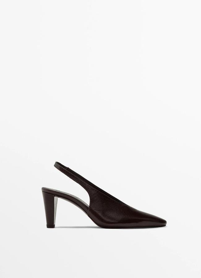 Zapato destalonado marrón chocolate de Massimo Dutti, 69,95 euros.