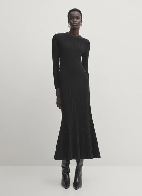 Vestido negro de Massimo Dutti (99,99 euros)