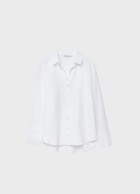 Camisa blanca de Stradivarus (17,99 euros)