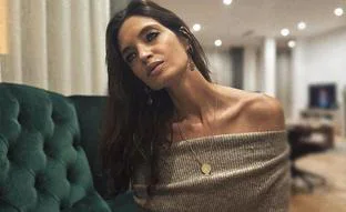 Sara Carbonero se corta el flequillo de estilo birkin y confirma que es el cambio de look tendencia para las más clásicas