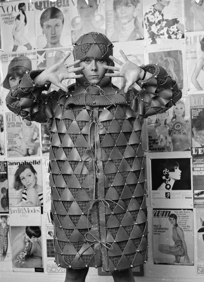 Un diseño de Paco Rabanne de 1967. FOTO: GETTY IMAGES.