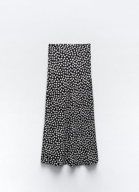 Falda estampada de Zara (25,99 euros)