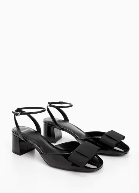 Zapatos negros de Mango (49,99 euros)