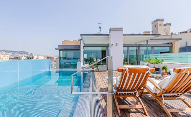 El impresionante ático en Barcelona de 14 millones de euros: un dúplex con piscina privada, las mejores vistas de la ciudad y decoración de diseño