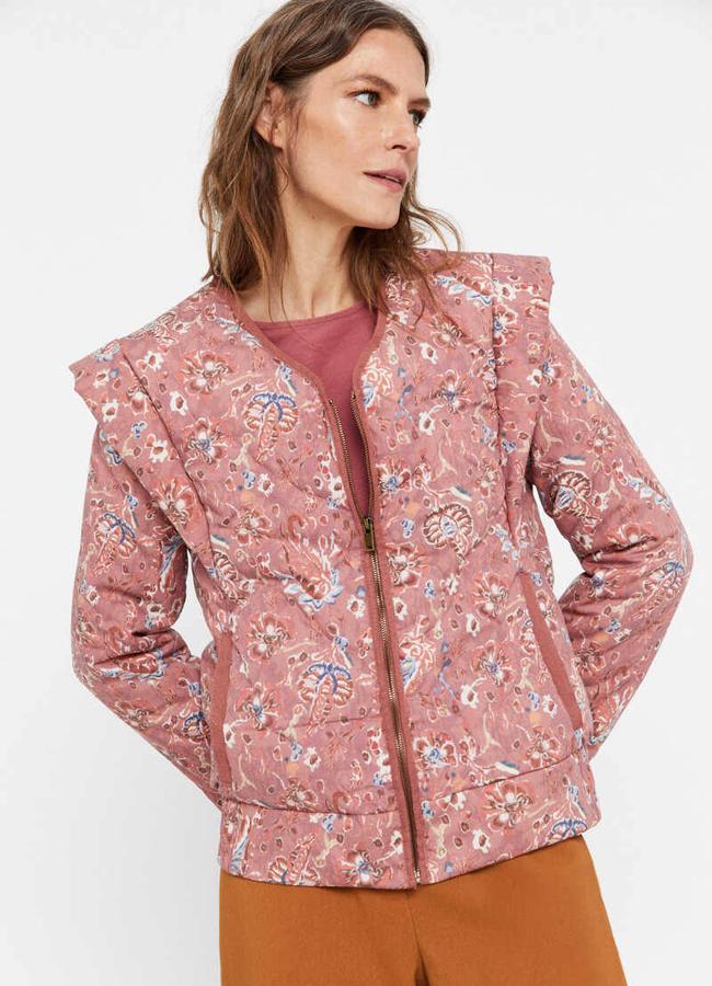 Chaqueta de flores con hombros acolchados