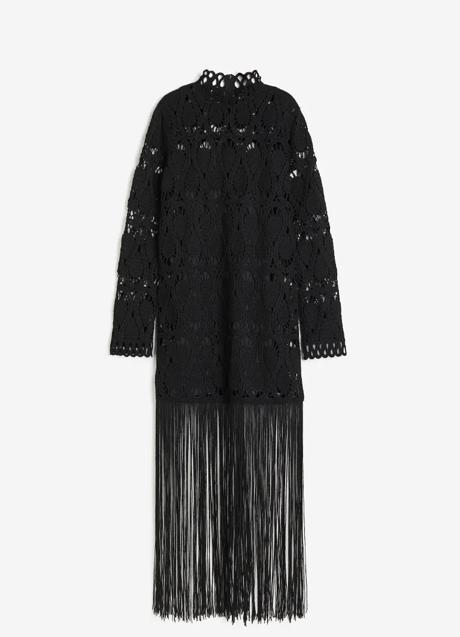 Vestido negro de H&M (69,99 euros euros)