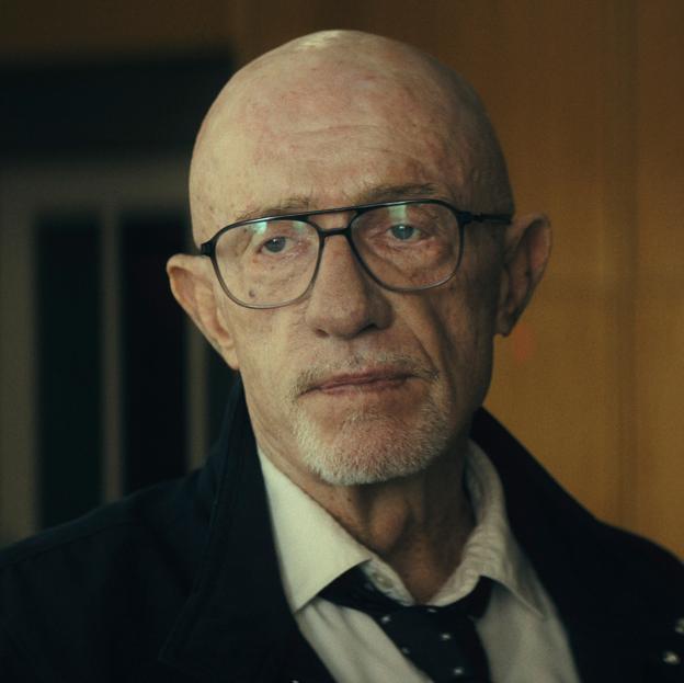 Jonathan Banks es Henry Caldera en Constelación.