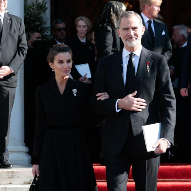 Así va a ser el reencuentro de Felipe y Letizia con Juan Carlos y Sofía en Windsor por la misa funeral de Constantino de Grecia