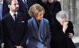 El homenaje secreto de la reina Sofía a su hermano: un abrigo azul Grecia en la misa por Constantino