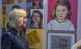 Mercedes Carbonell, la retratista española que ha fascinado a la reina Camilla: «Me encantaría pintar a la princesa Leonor»