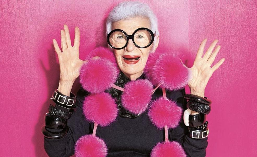Iris Apfel muere a los 102 años: una vida extraordinaria como icono de estilo, empresaria textil y decoradora de la Casa Blanca