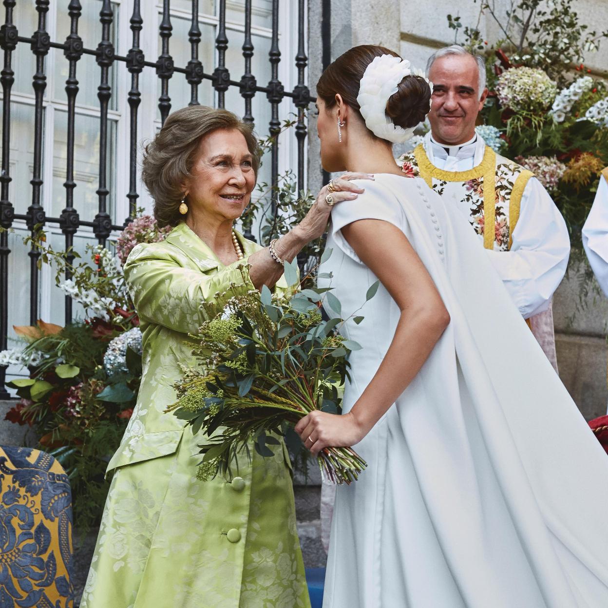 Sofía Palazuelo y la reina Sofía en el día de su boda./foto: gTRES